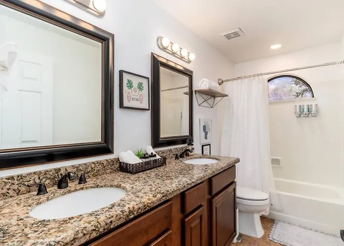 Luxury Scottsdale Retreat Heated Pool And Mini Golf *