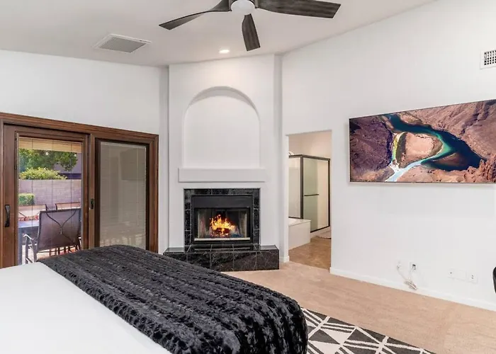 Luxury Scottsdale Retreat Heated Pool And Mini Golf