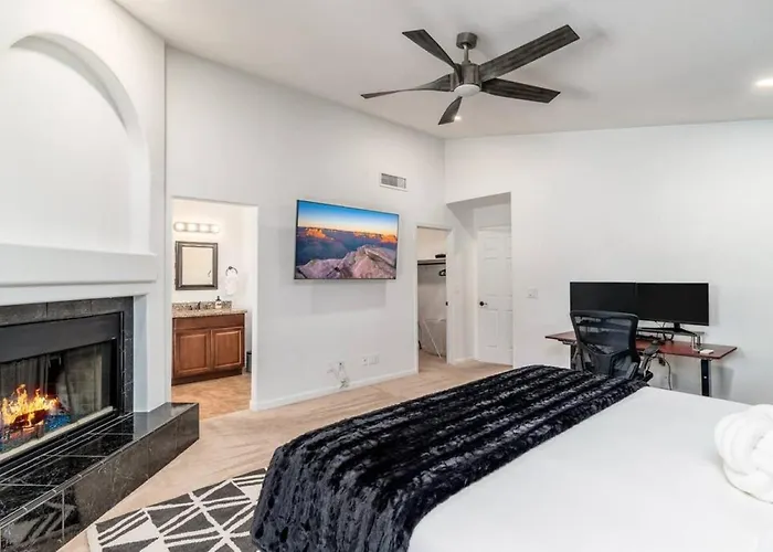 Luxury Scottsdale Retreat Heated Pool And Mini Golf Ferienhaus