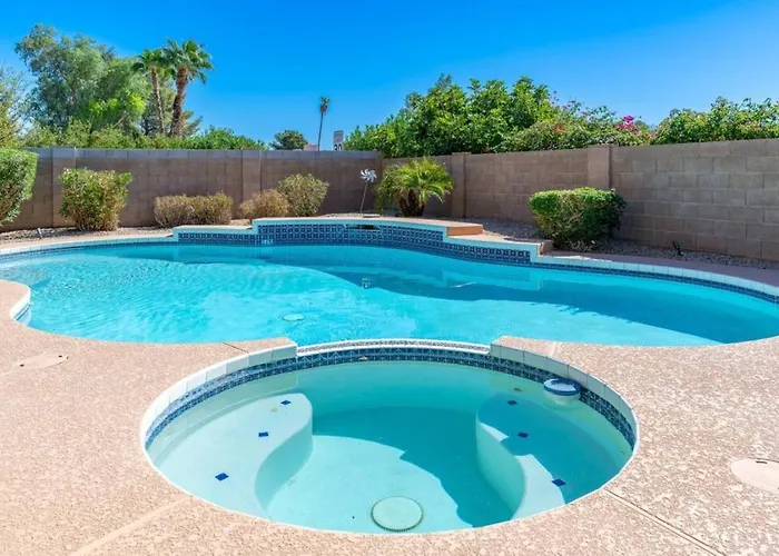 Luxury Scottsdale Retreat Heated Pool And Mini Golf Ferienhaus