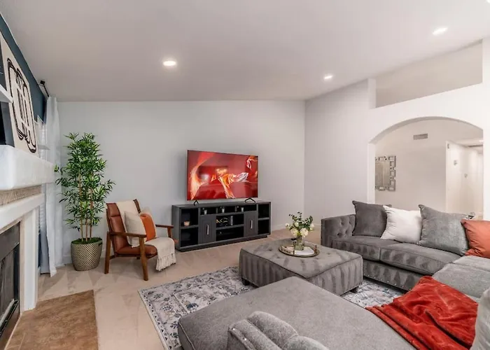 Luxury Scottsdale Retreat Heated Pool And Mini Golf